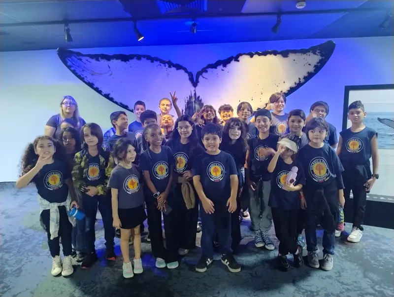 Turma do Colégio Laranjeiras em visita a museu